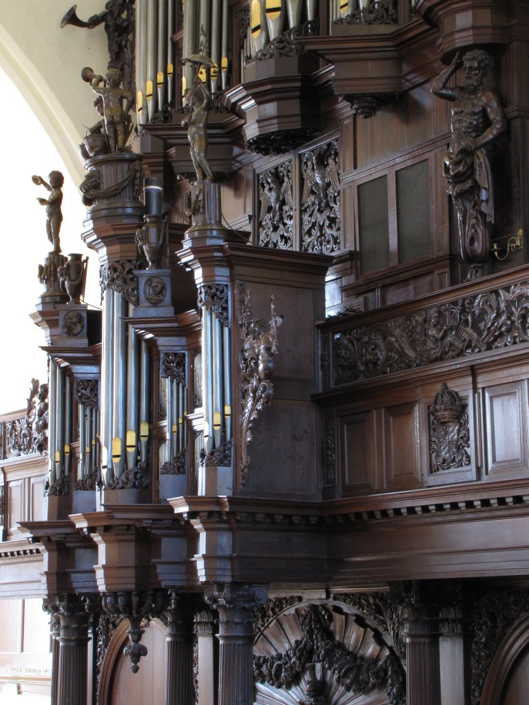 Rugpositief vanaf de hoge bank