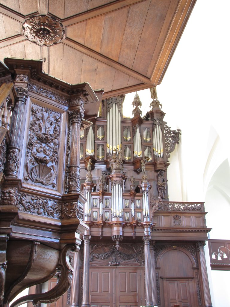 Der Aa-kerk Groningen Preekstoel en Schnitgerorgel
