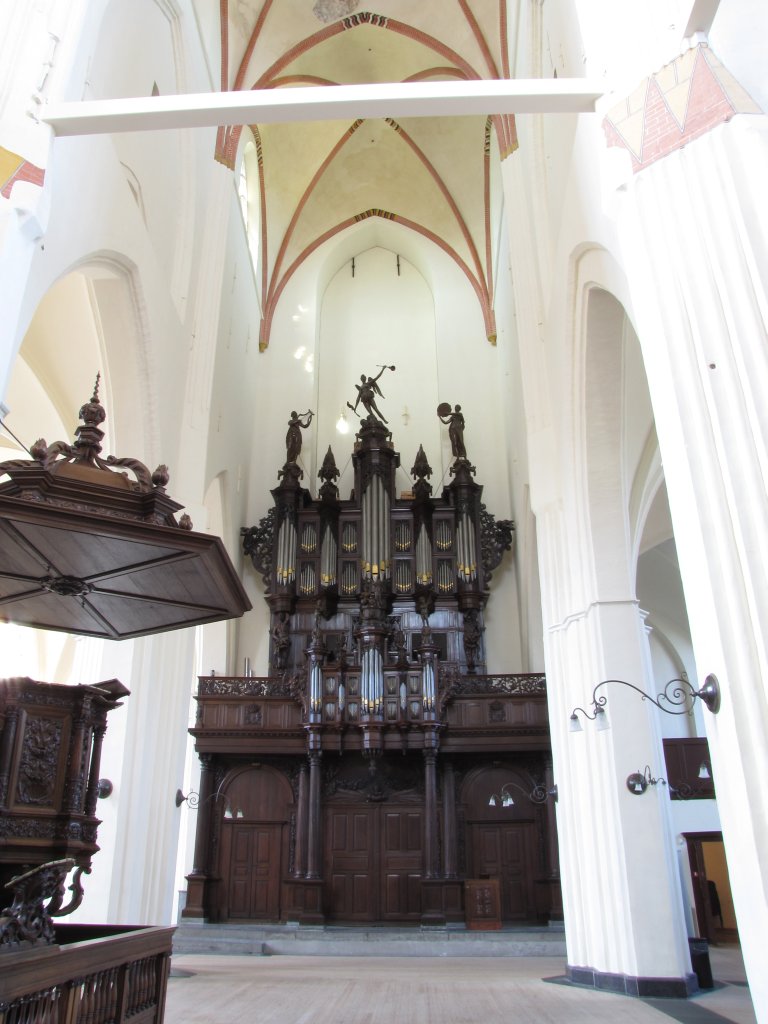 Der Aa-kerk Groningen Preekstoel en Schnitgerorgel