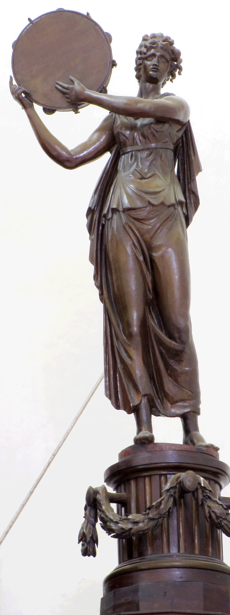 Der Aa-kerk Groningen Vrouwenfiguur met tambourijn