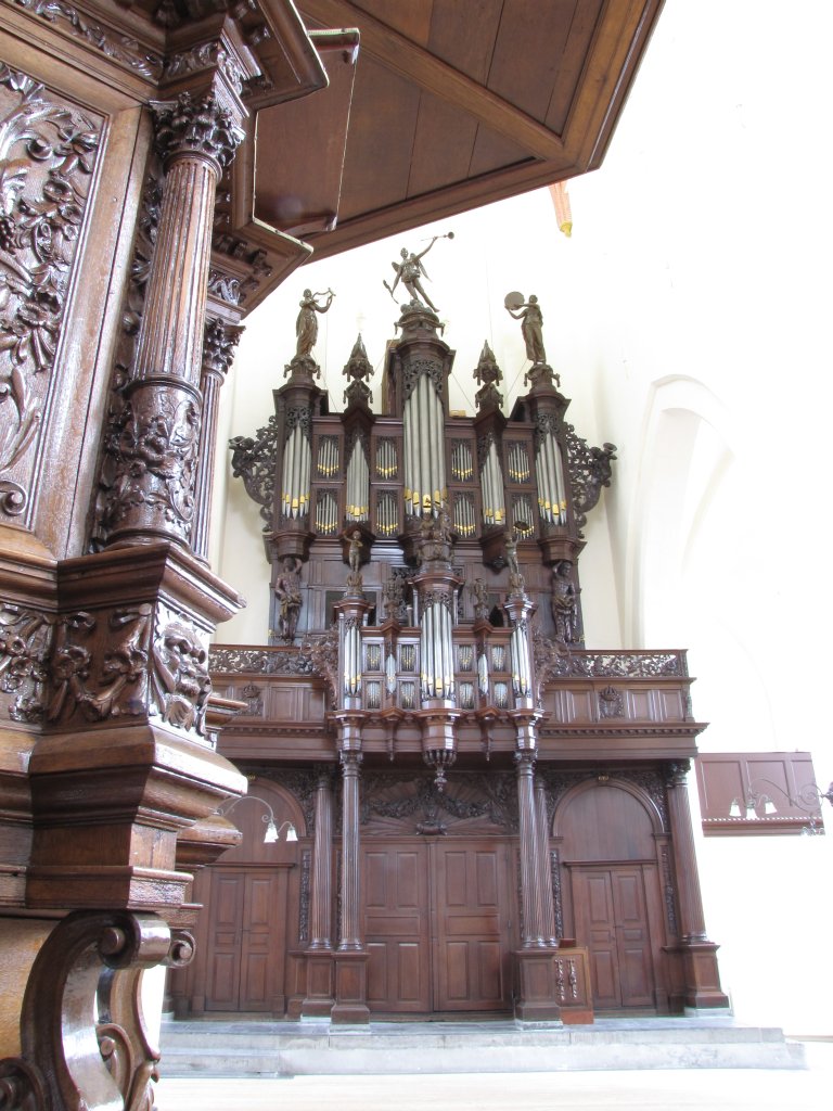 Der Aa-kerk Groningen Preekstoel en Schnitgerorgel