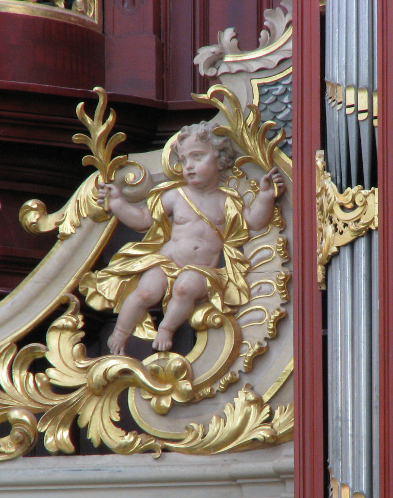 Putto op balustrade