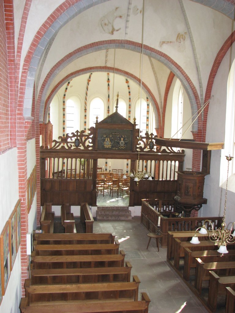 Kerkinterieur vanaf de orgelgalerij