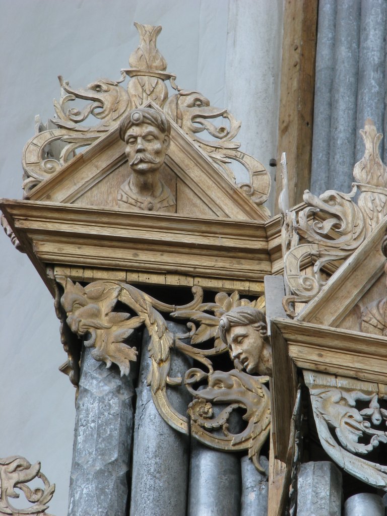 Rugpositief spitse middentoren