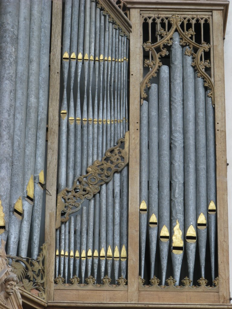 Hoofdwerk rechter toren