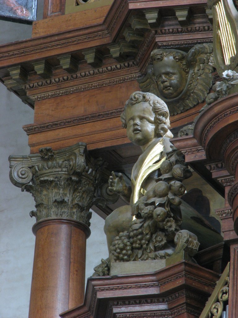 Engel op de linker toren