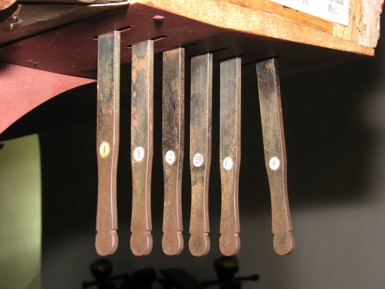 Midwolde Dorpskerk, Registers rechts