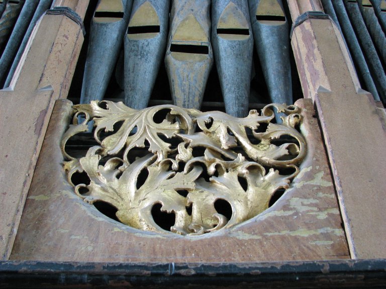 Gesneden bladwerk midden veld