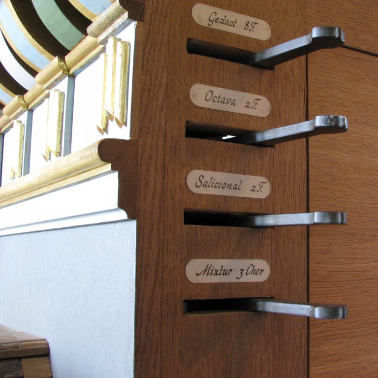 Rugpositief registers rechts 