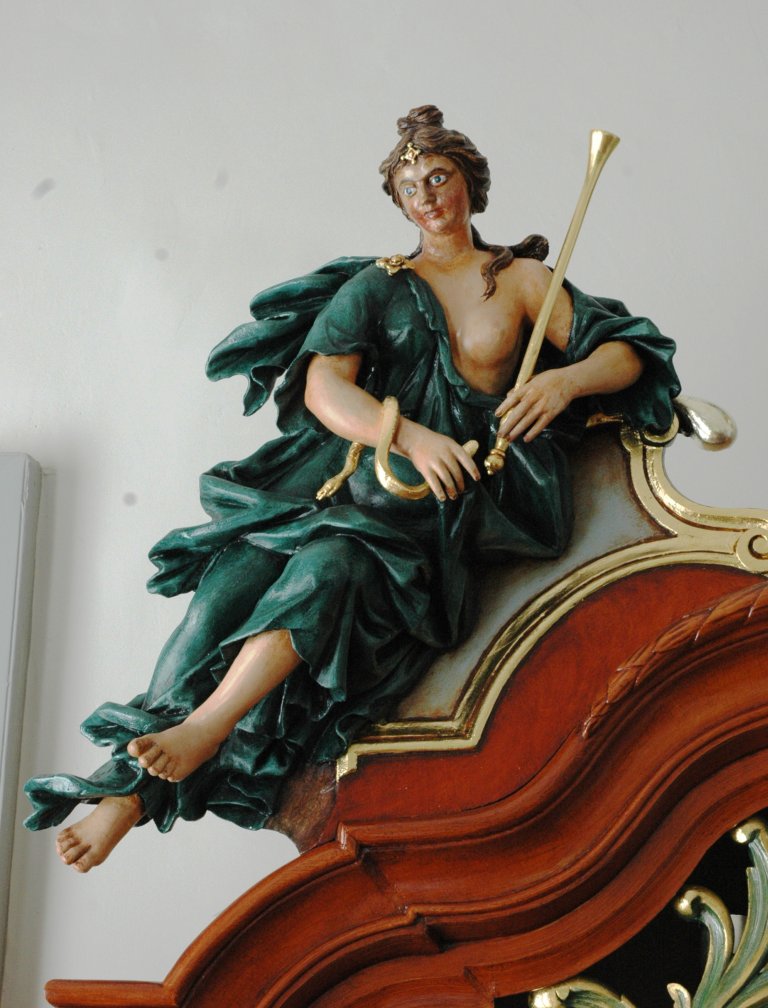 Orgel Ibe Peters Iben 1790, Bekroning links, Vrouwenfiguur