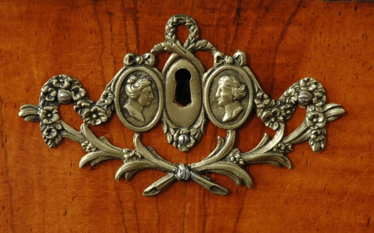 Orgel Ibe Peters Iben 1790, Beslag schijnlade